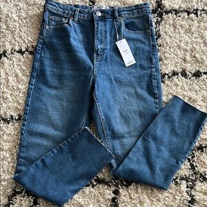 (15) NWT Ardene Blue Ankle Cropped Jeans
